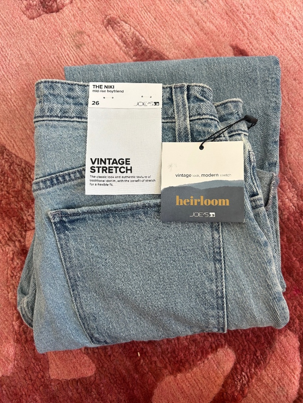 JOE’S Niki distressed boyfriend jeans